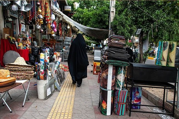 خیابان، گروگان بی‌قانون‌ها | روایتی درباره سدمعبر، نماد آشکار بی‌احترامی به حقوق شهروندی