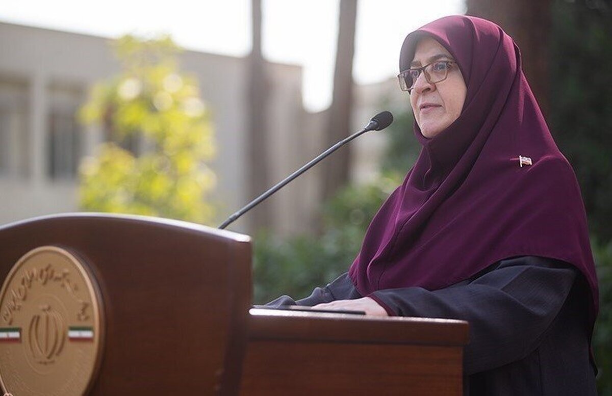 سخنگوی دولت با تاکید بر اینکه دولت، استیضاح را حق قانونی نمایندگان مجلس می‌داند، گفت: راهبرد رئیس‌جمهور «وفاق» است، امیدواریم همه ما براساس وظایف خود عمل کنیم و در کار خود سیاسی کاری را دخیل نکنیم تا بتوانیم با همدلی دولت و مجلس شرایط سخت کنونی را پشت سر بگذاریم.