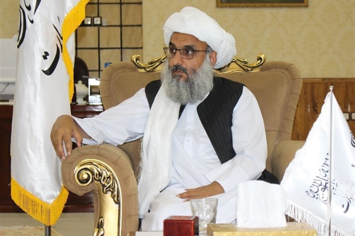 تأکید والی هرات بر استفاده از ظرفیت راه‌آهن خواف - هرات برای تسهیل در واردات محصولات نفتی