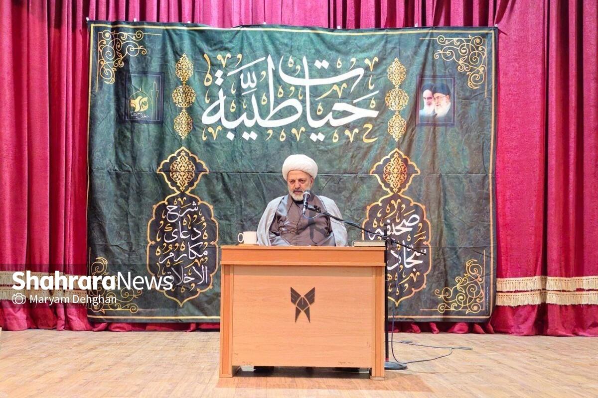 عزت و رشد فردی آمیخته به کبر و غرور، مایه سقوط انسان است