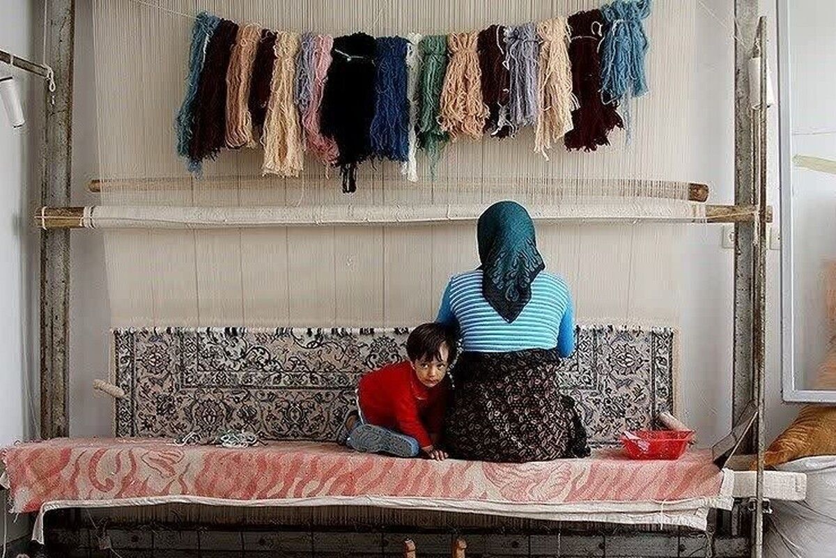 عضو هیئت‌علمی مرکز تحقیقات، آموزش کشاورزی و منابع طبیعی استان خراسان رضوی با اشاره به پیشروی بانوان در بازار کار و ایجاد کسب‌وکار، گفت: مهم‌ترین این موانع، به‌ویژه در زمینه تأمین سرمایه درگردش و سرمایه موردنیاز برای سرمایه‌گذاری است.