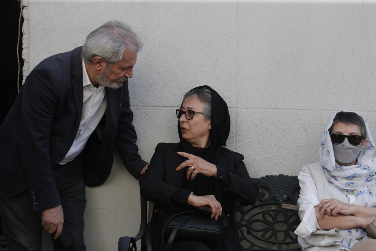 مراسم تشییع و خاکسپاری ناصر تقوایی، نویسنده و فیلم‌ساز + فیلم و تصاویر