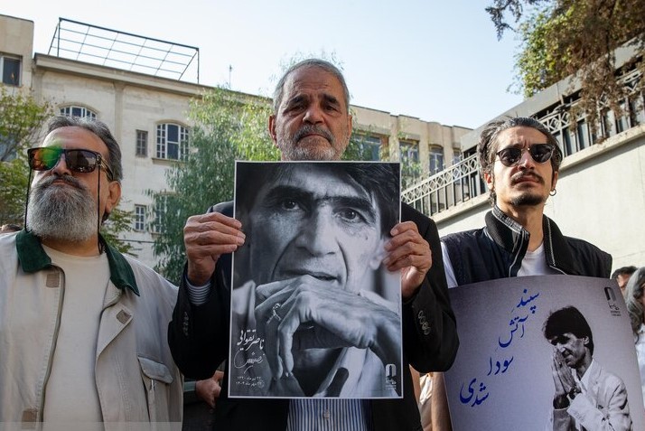 مراسم تشییع و خاک‌سپاری ناصر تقوایی، نویسنده و فیلم‌ساز + فیلم و تصاویر