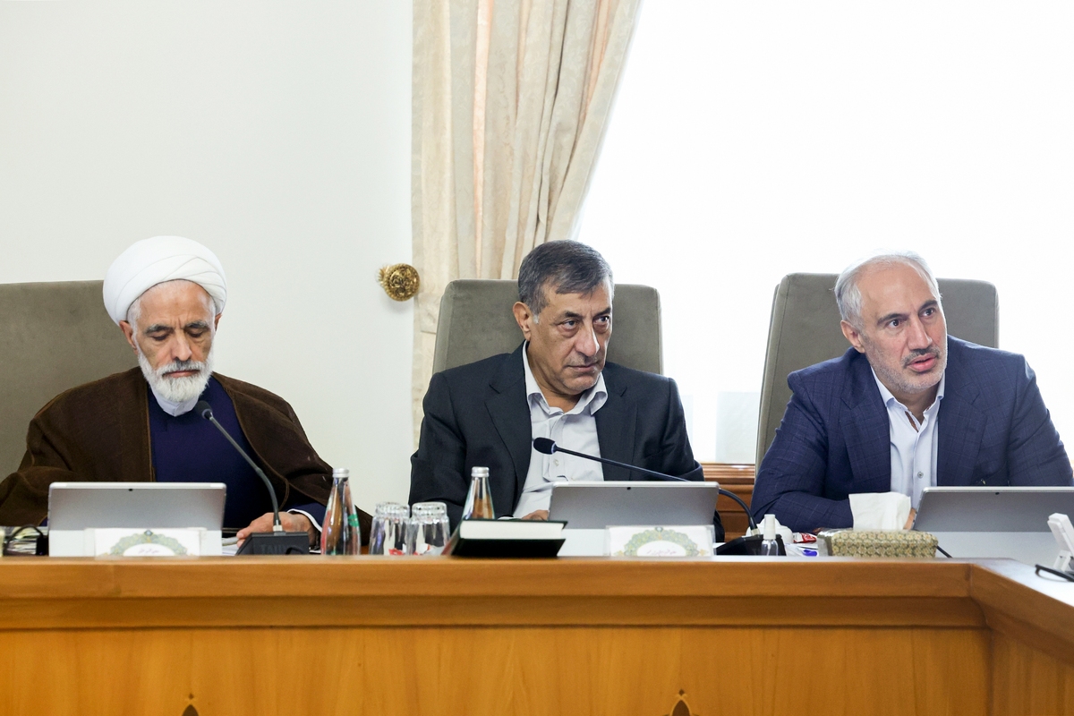 معاون اجرایی رئیس‌جمهور: ۳برابر پارسال، گازوئیل ذخیره کرده‌ایم | برنامه دولت تولید بنزین و گازوئیل یورو۴ است