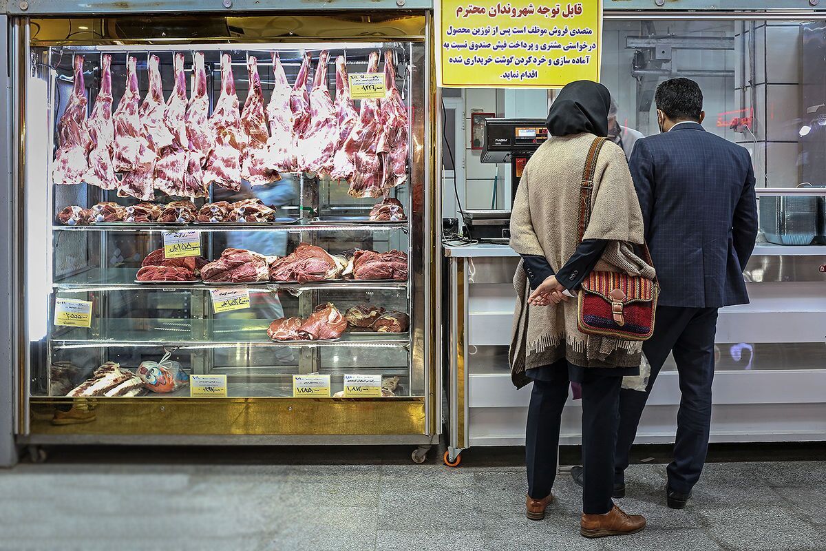 قیمت امروز مرغ، گوشت و ماهی در مشهد (۲۴ مهر ۱۴۰۴) | ران گوسفندی ۸۹۰ هزار تومان شد