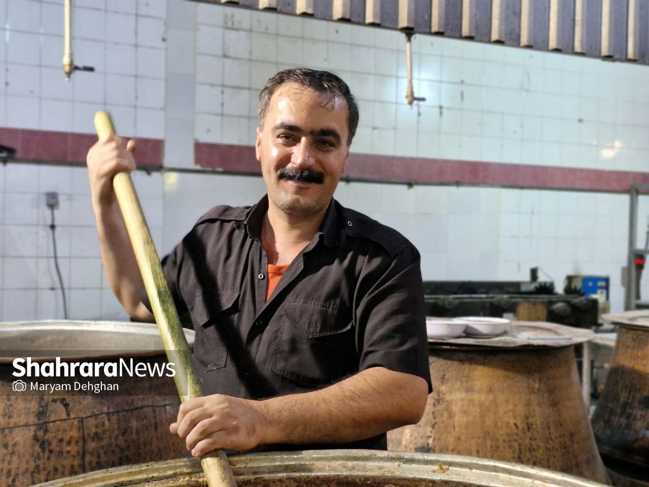 «شُله» جهانی‌ترین غذای مردمی در مشهد است | گفتگو با یکی از شله‌پزهای جوان مشهدی که عاشقانه آن را پخت می‌کند