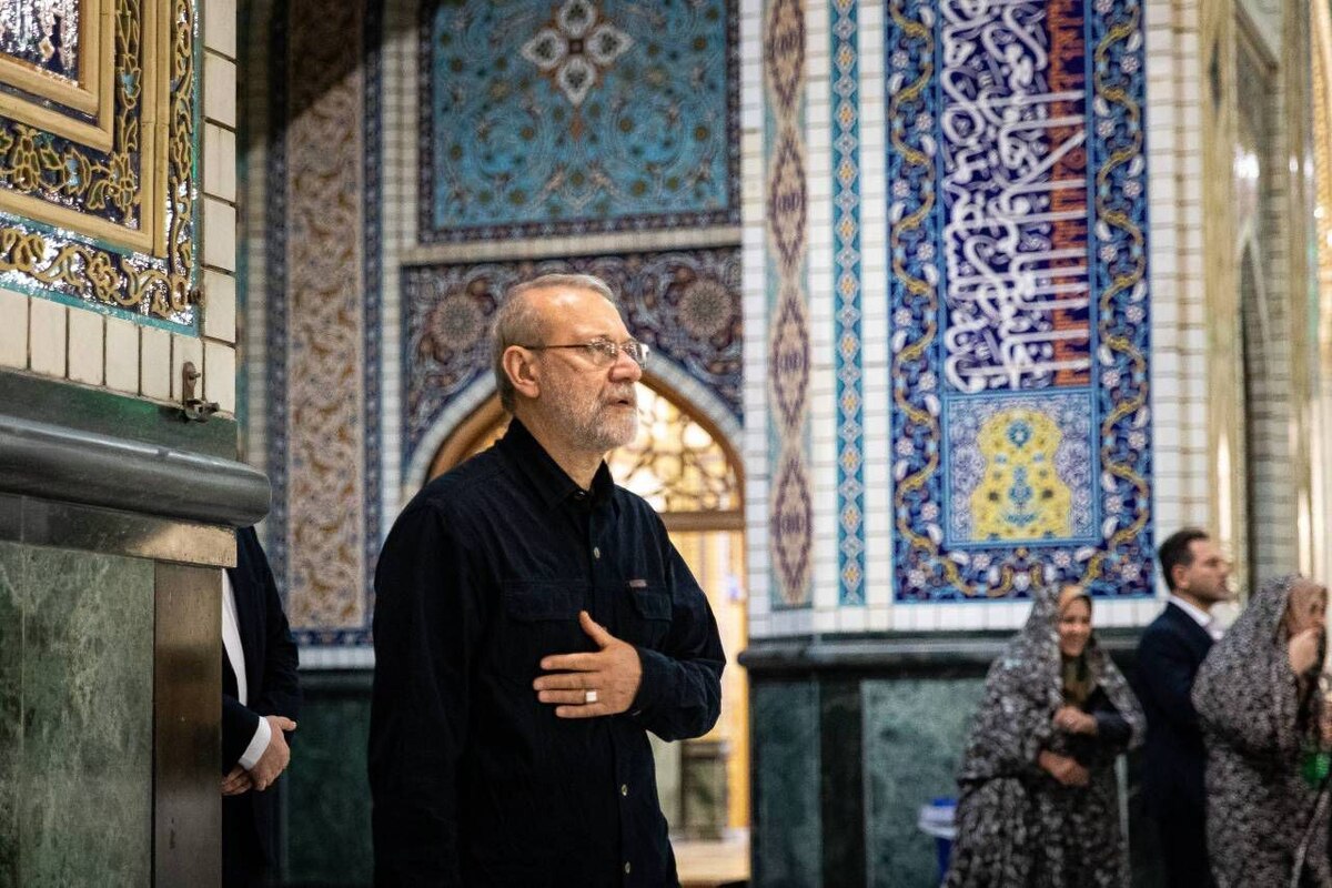لاریجانی به زیارت حرم مطهر امام رضا (ع) رفت+ عکس (۲۵ مهر ۱۴۰۴)