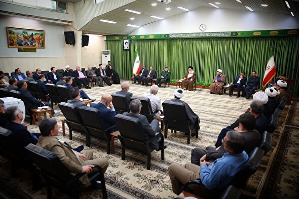 آیت‌الله علم‌الهدی: اساتید در رشد و ترویج نقد سازنده و گفت‌وگوی آزاد نقش مؤثر دارند | هزینه‌کردن «دین» برای حفظ انسجام، اشتباه بزرگی است