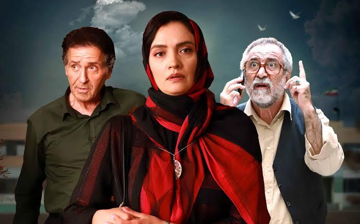 نگاهی به فیلم سینمایی «غیبت موجه» | معمایی که از یک زنگ مدرسه آغاز می‌شود
