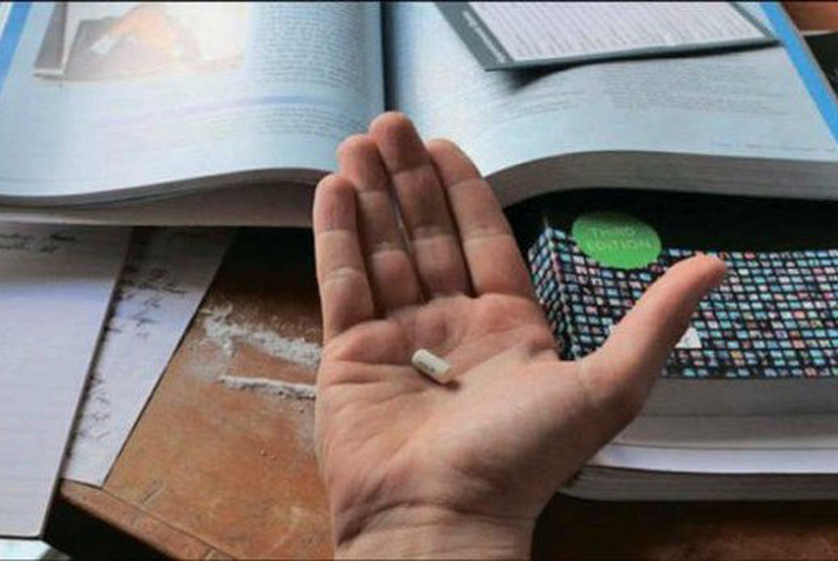 تله‌های مخفی اعتیاد در خوابگاه‌های دانشجویی