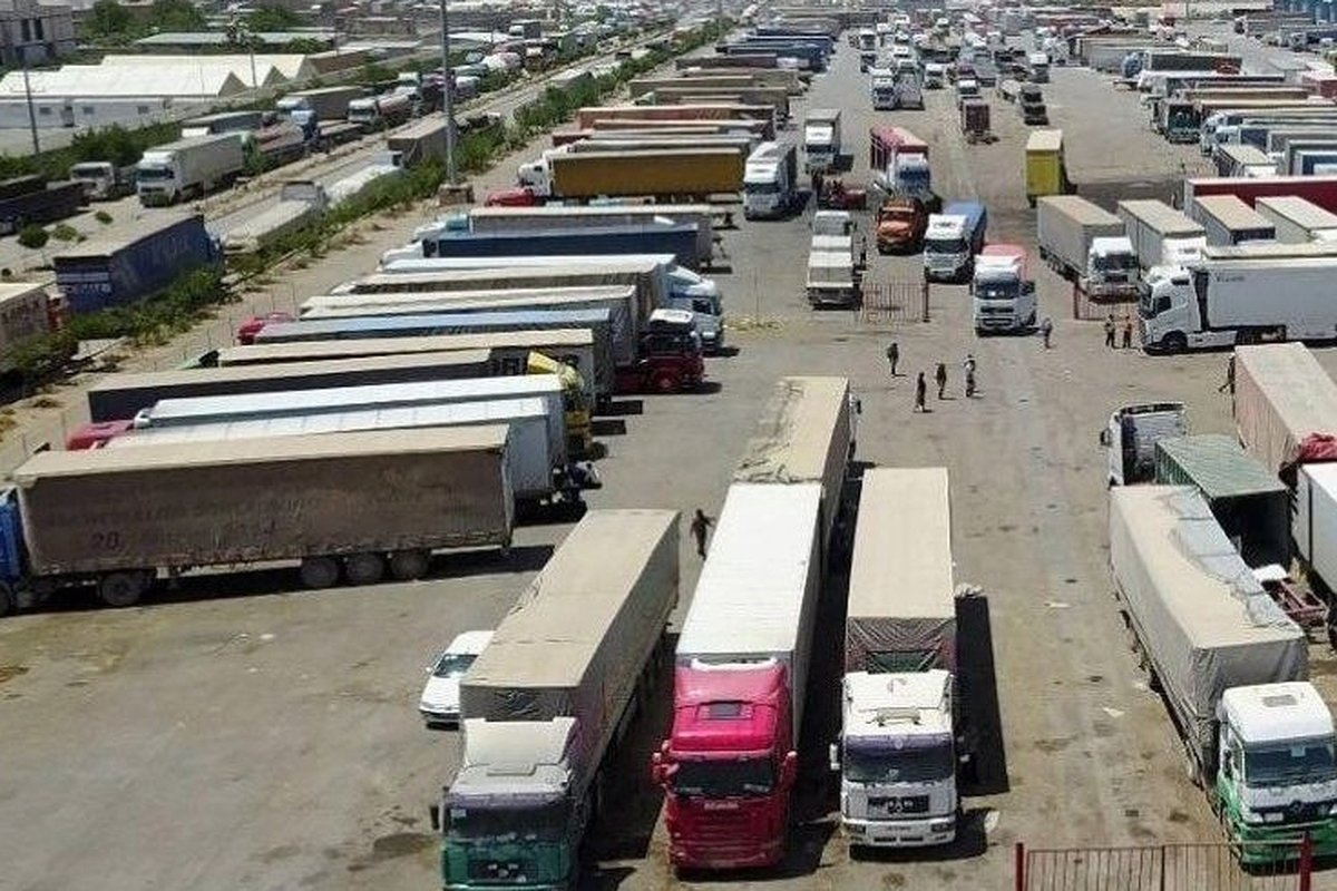 قطعی اینترنت در افغانستان، خروج کامیون‌ها از مرز دوغارون را دچار اخلال کرد
