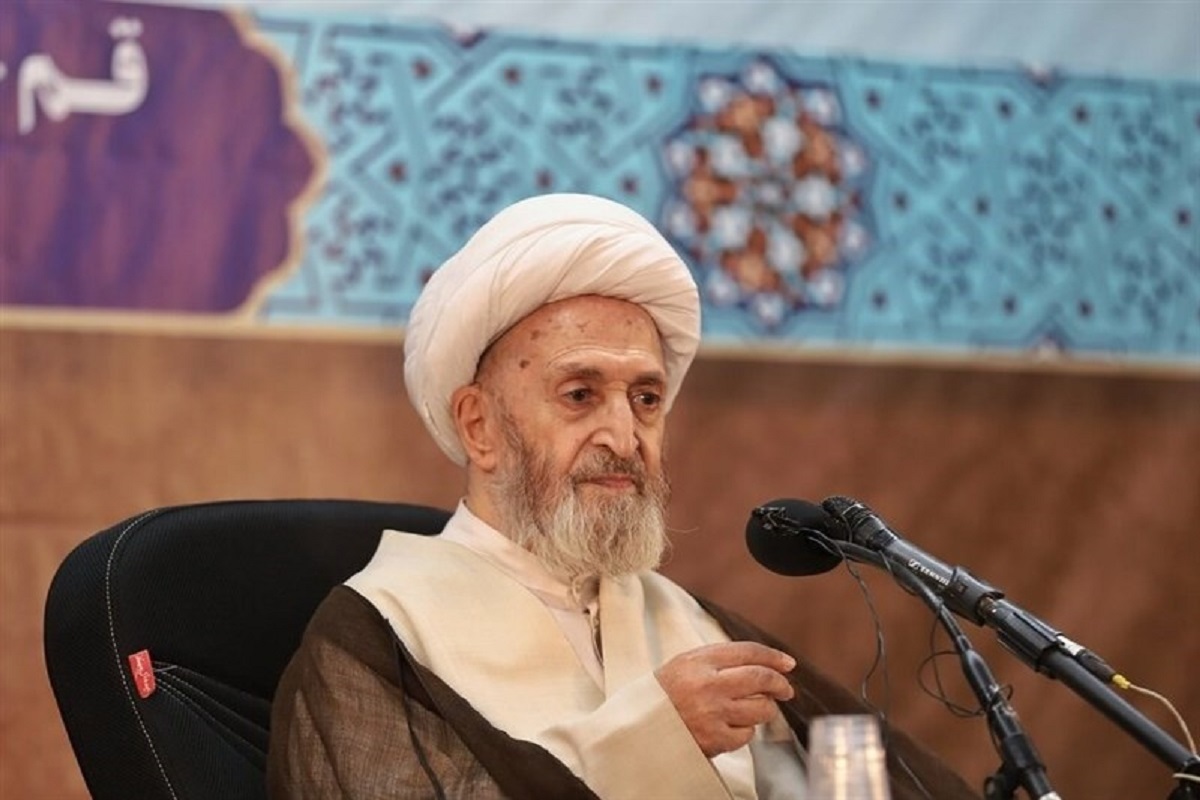 مرجع تقلید شیعیان  گفت: نائینی نماد عالمی است که علم، عقل و ایمان را در خدمت دین قرارداد و در دوران ظلم و استبداد، راهی روشن برای امت اسلامی گشود.