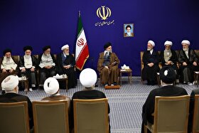 رهبر معظم انقلاب: اندیشۀ سیاسی علامه نائینی مبتنی‌بر تشکیل حکومتی است که منطبق با مفاهیم دینی و منبعث از انتخاب مردم است + فیلم