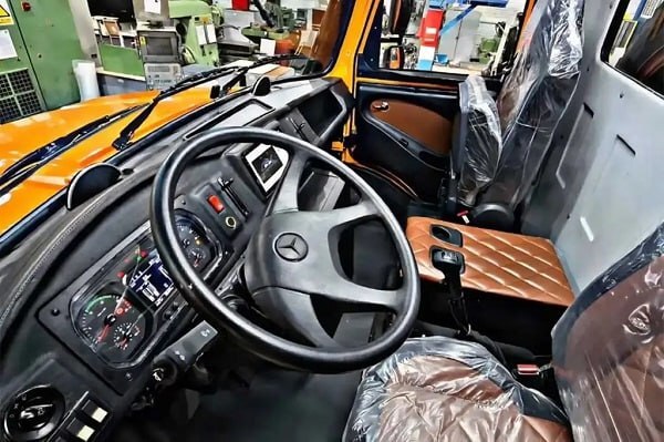 یک «نیوفیس» نصفهنیمه | همهچیز درباره نسخه جدید «خاور» یا همان «بنز ۱۰ تن» یک «نیوفیس» نصفهنیمه | همهچیز درباره نسخه جدید «خاور» یا همان «بنز ۱۰ تن»