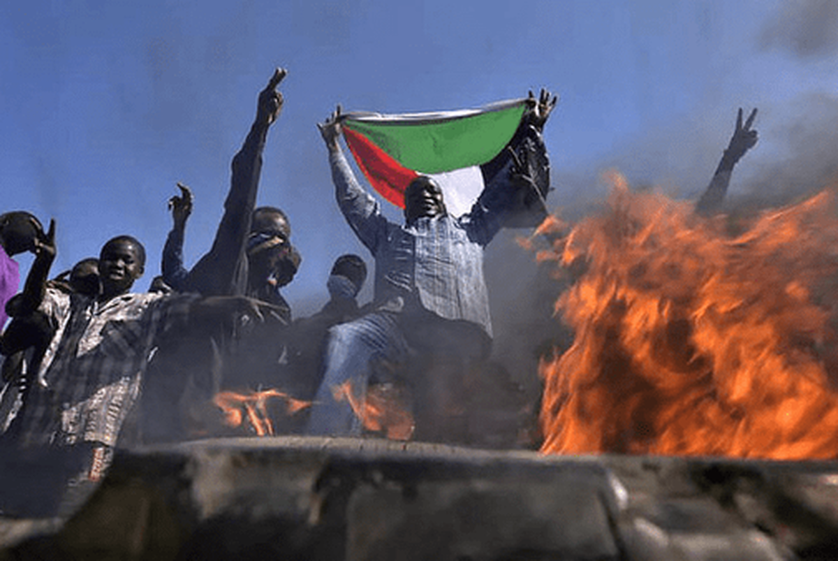 صدرالحسینی: یک میلیارد دلار طلا از سودان برای آمریکا خارج شده است