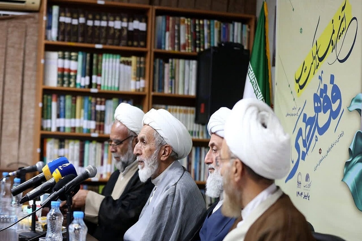 درس فقه رسانه در حوزه‌های علمیه تدریس شود