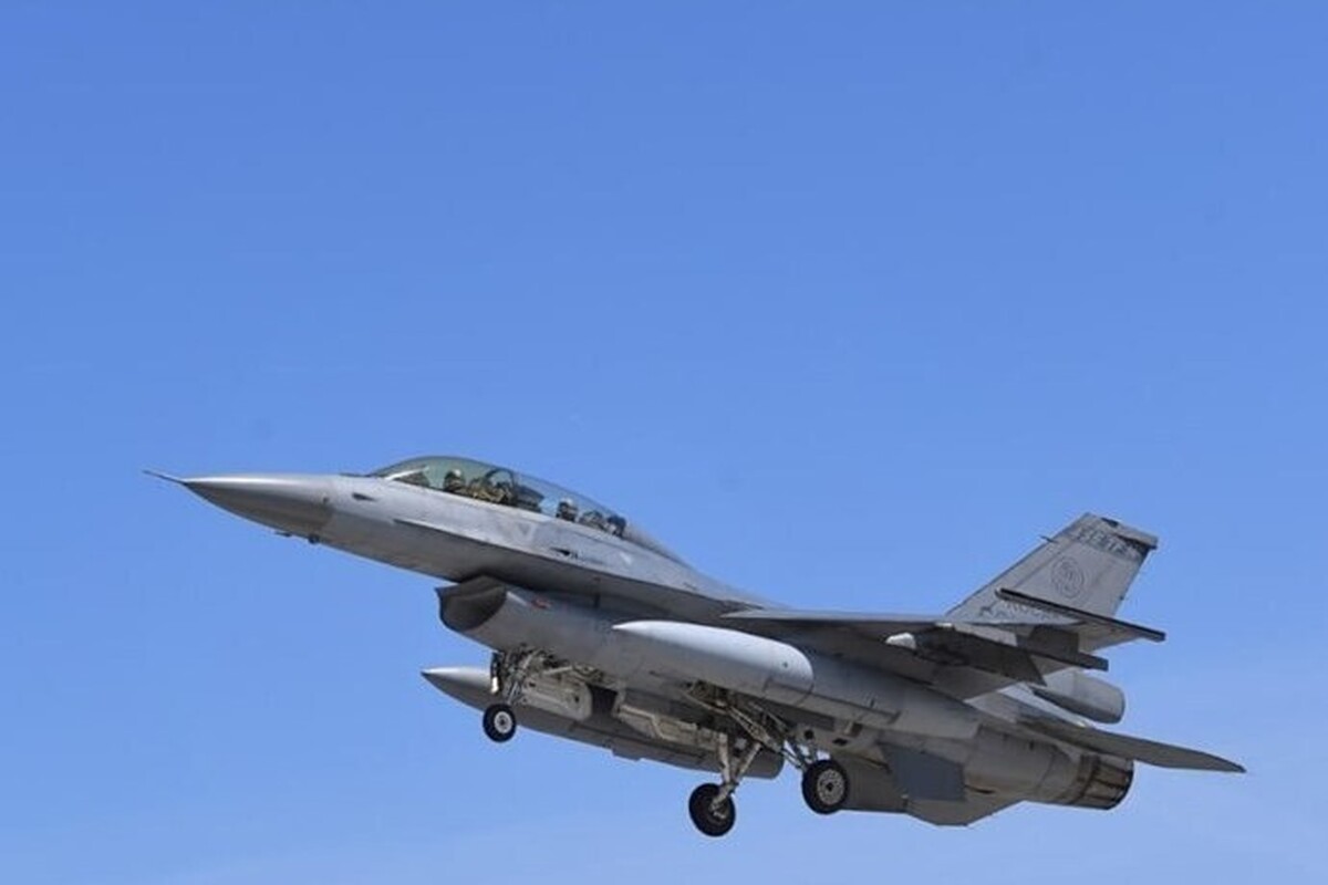 وزارت دفاع جزیره تایوان اعلام کرد با وجود کار ۲۰ ساعته نیرو‌های آمریکایی، تحویل جنگنده‌های اف-۱۶ به تأخیر خواهد افتاد.