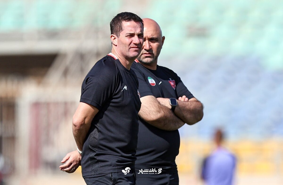 اوسمار فعلاً نمی‌تواند روی نیمکت پرسپولیس بنشیند!