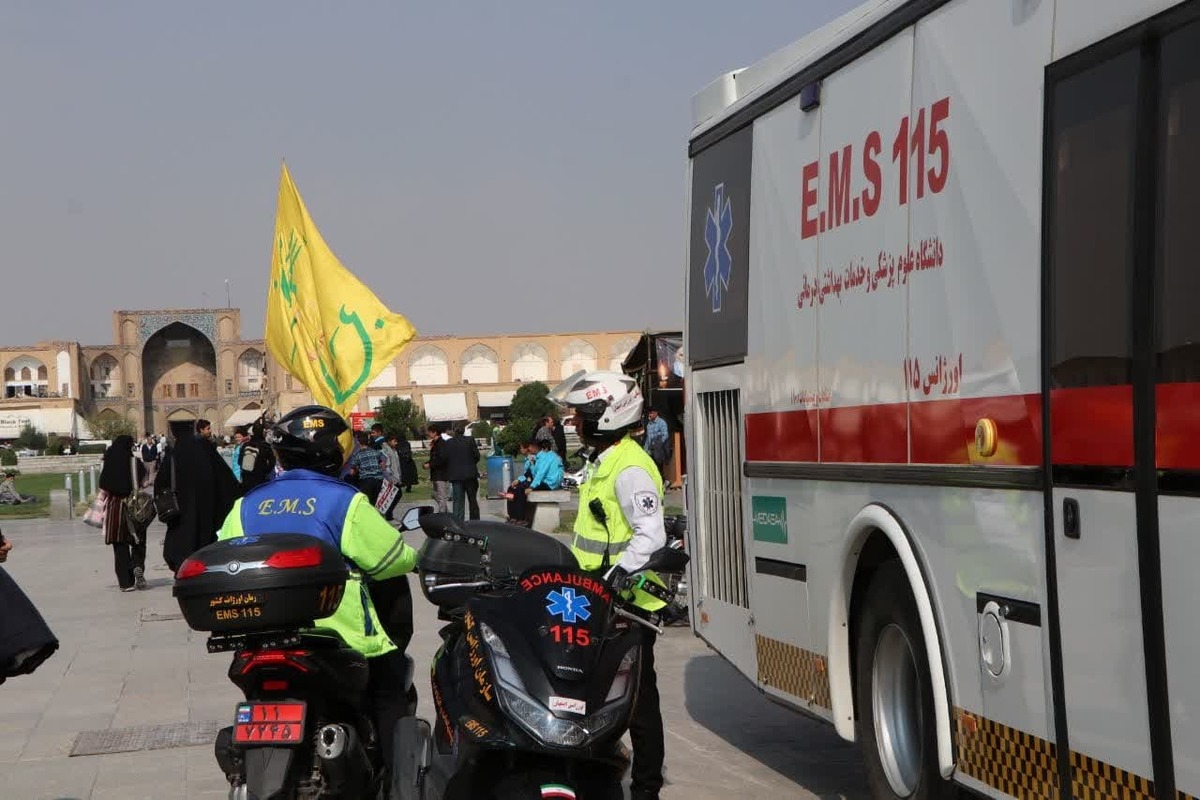 استقرار تیم‌های اورژانس پیش‌بیمارستانی در مسیر راهپیمایی ۱۳ آبان (۱۴۰۴)