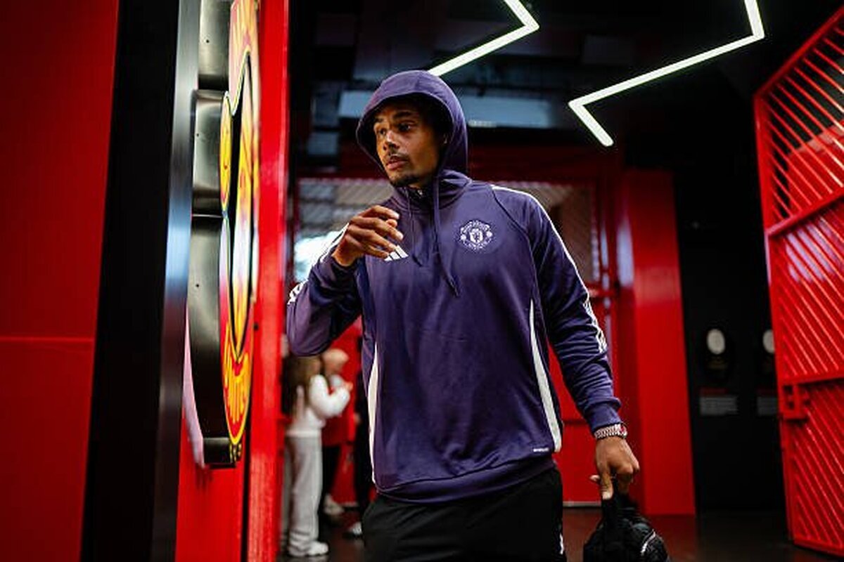 اسکای اسپورتس خبر داد جاشوا زیرکزی در پنجره نقل و انتقالات زمستانی شیاطین سرخ را ترک می‌کند.