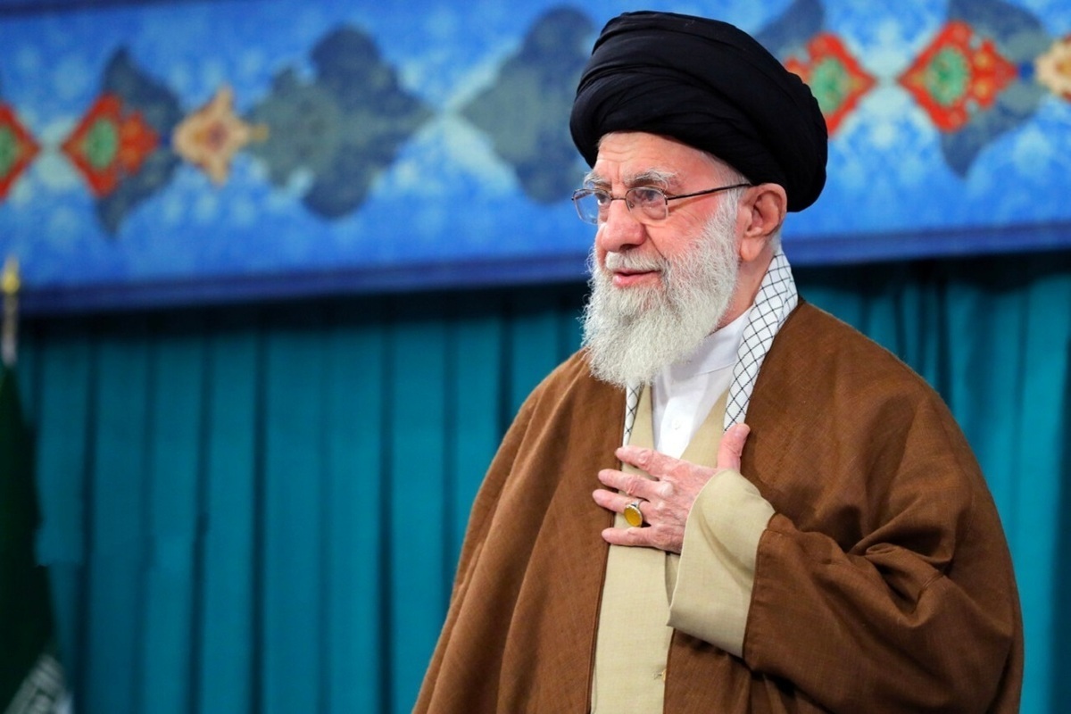 دیدگاه رهبر انقلاب در نفی تضاد میان نقش‌های خانوادگی و اجتماعی زن