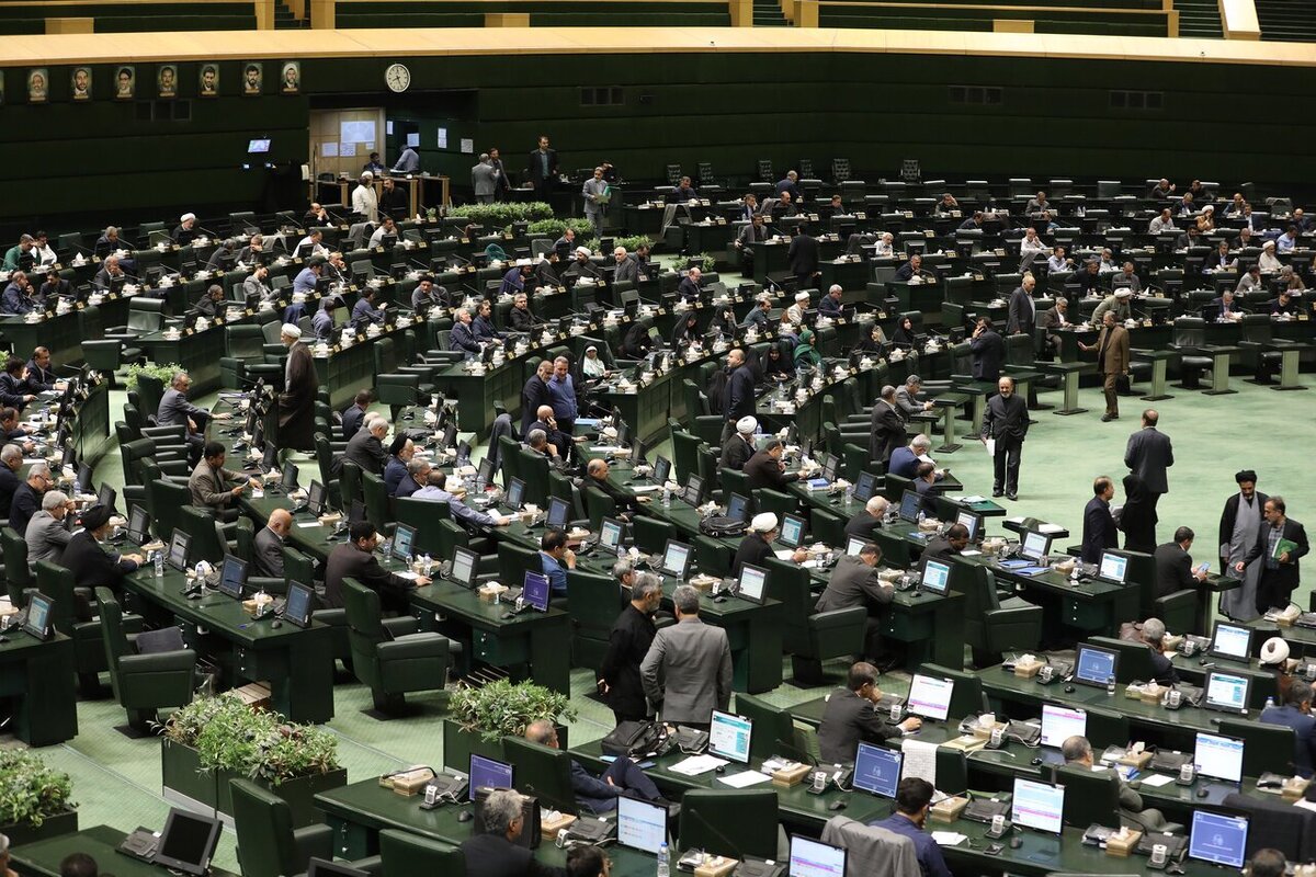 نماینده مجلس: آمریکایی‌ها از هیچ ظلمی علیه ملت ایران دریغ نکرده‌اند