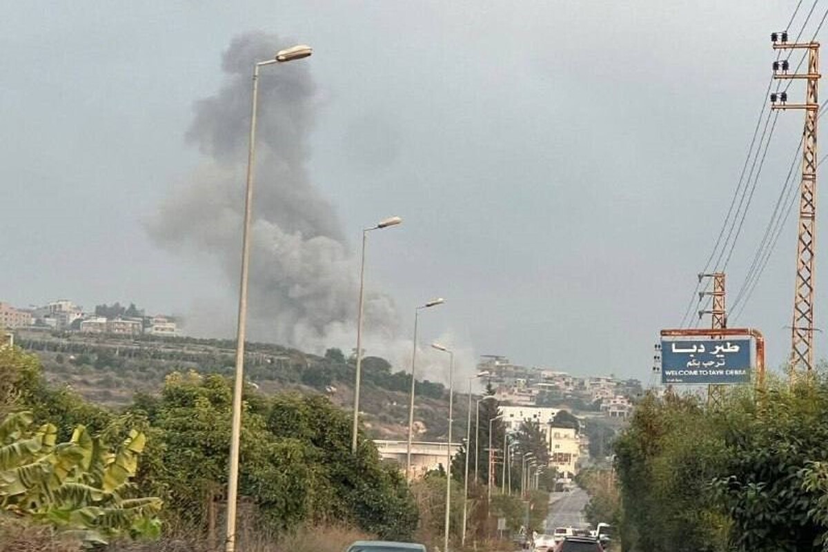 حملات گسترده اسرائیل به مواضع حزب الله در جنوب لبنان + فیلم (۱۵ آبان ۱۴۰۴)