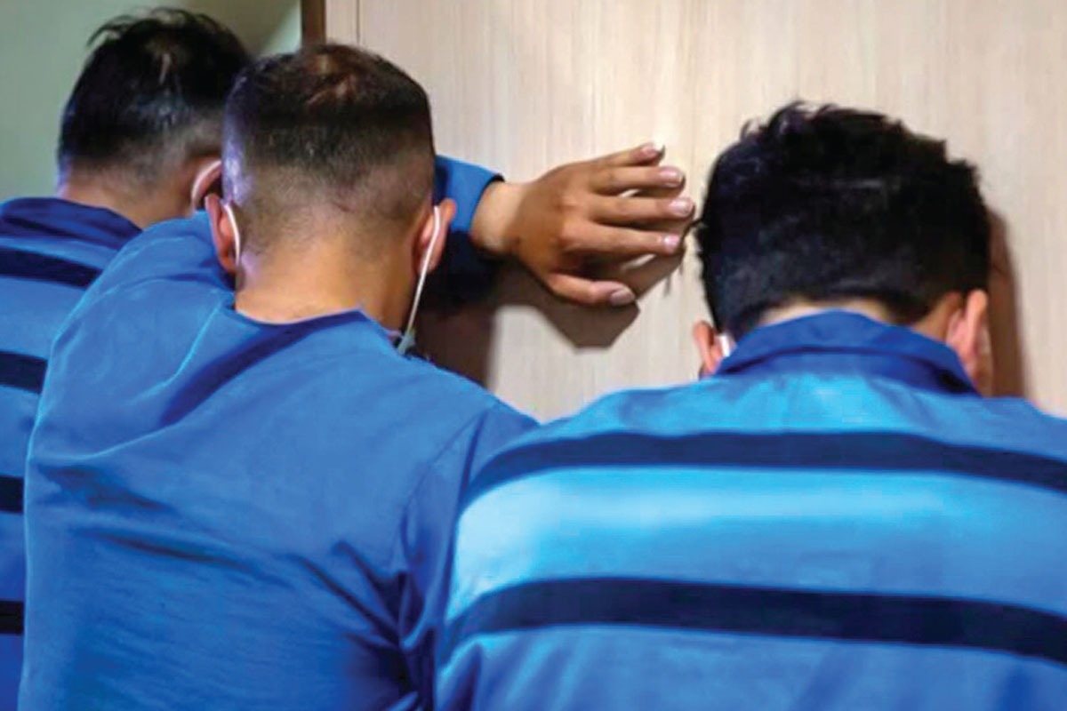 سرقت پس از صرف شام | بیهوش کردن نگهبان برای دزدی