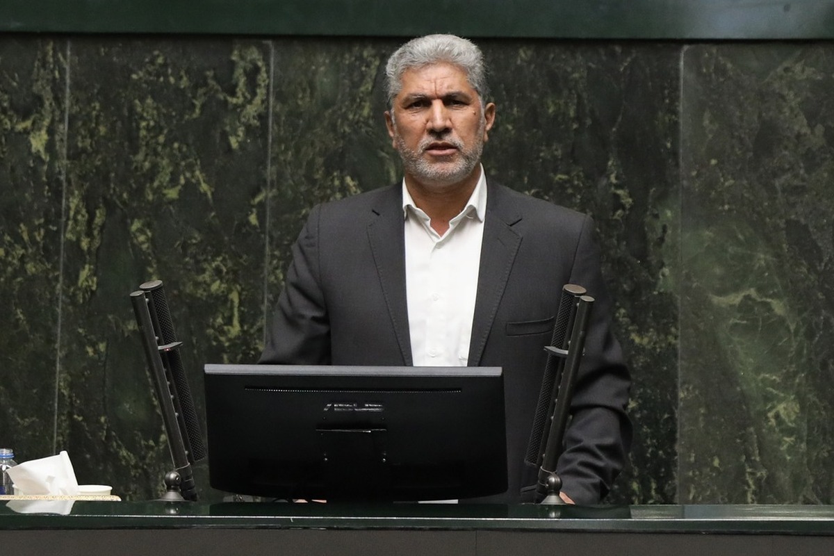 نماینده مجلس: آب و برق و گاز گران شده است، اما کالابرگ اجرا نمی‌شود | زمزمه‌‎هایی از افزایش قیمت بنزین می‌شنویم