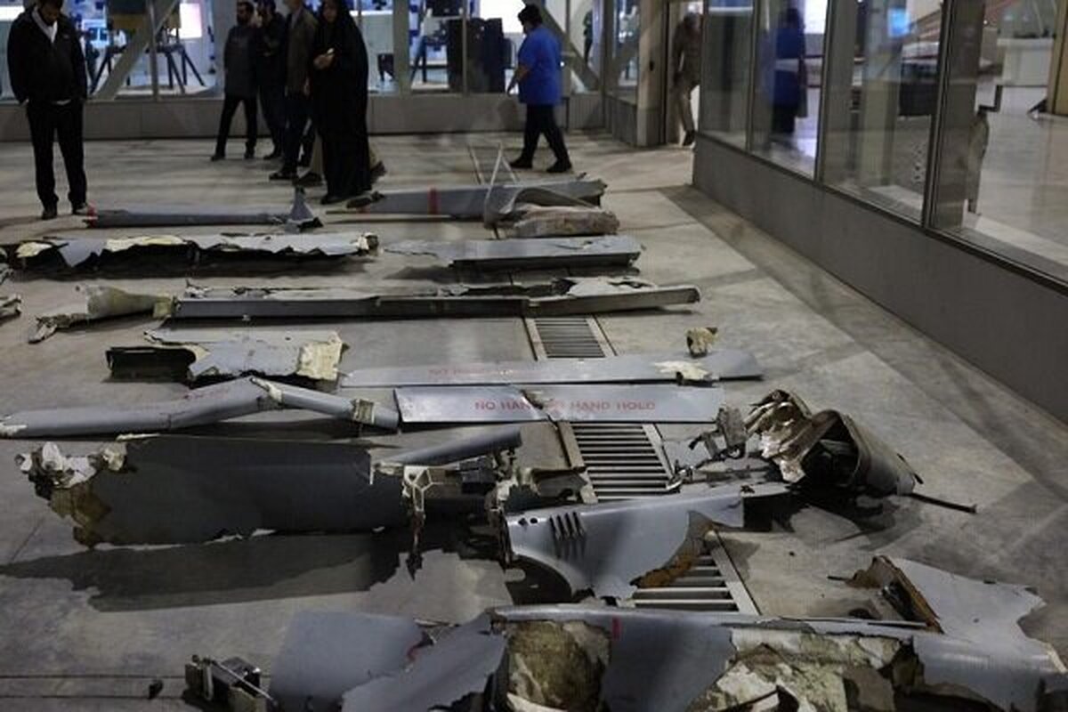 نمایش لاشه پهپادهای «هرون» و «هرمس» ارتش اسرائیل + عکس