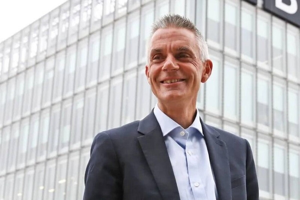 مدیرکل بی‌بی‌سی، پس از افشای دستکاری در برنامه «پانوراما» و انتشار کلیپ‌های تحریف‌شده از سخنرانی دونالد ترامپ از سمت خود استعفا کرد.