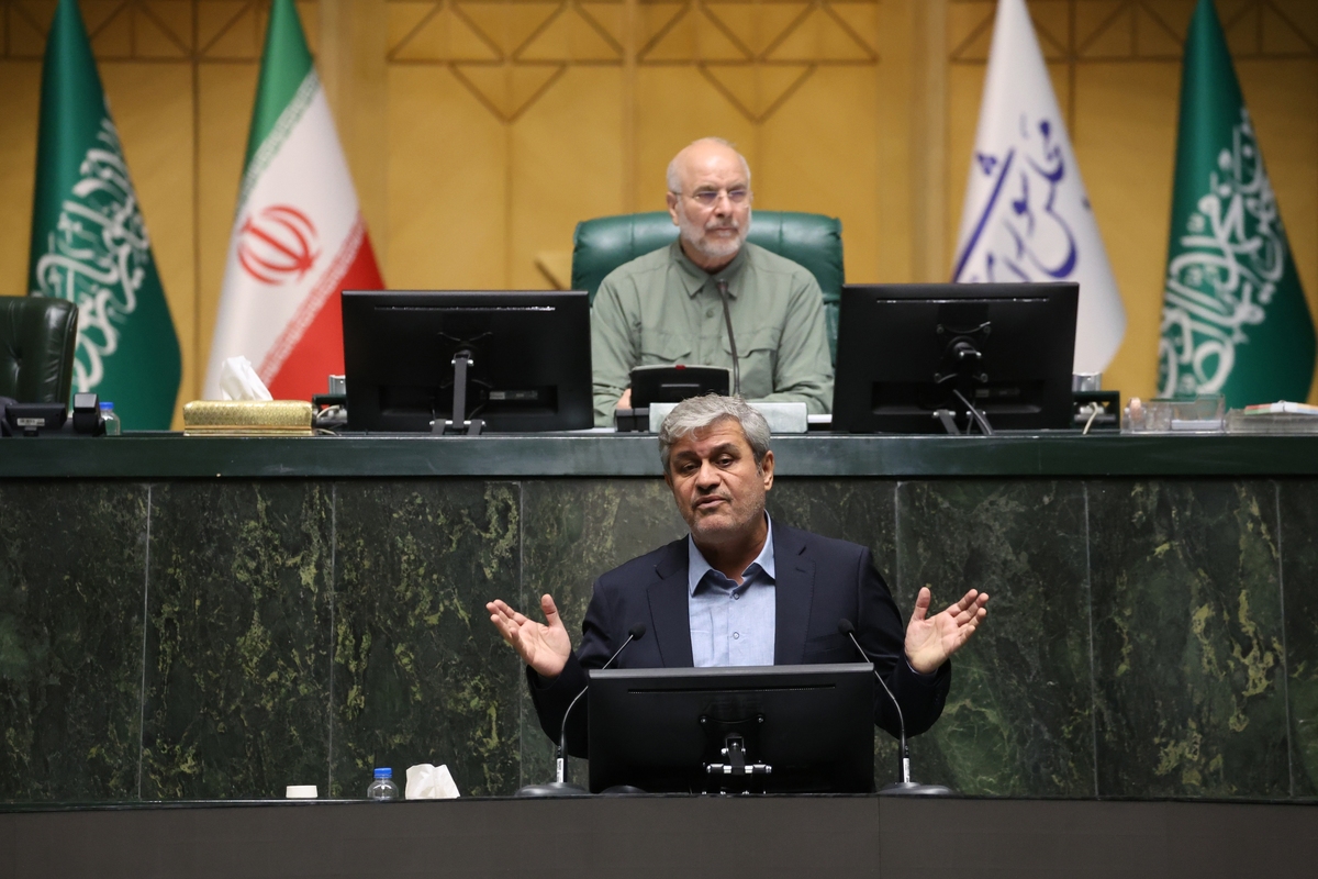 تاجگردون: اقتصاد ایران درگیر رکودی ساختاری است