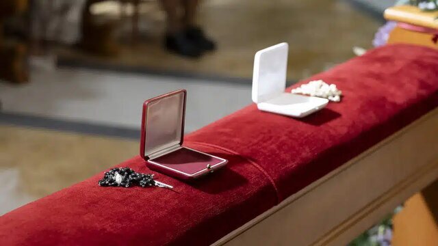 اهدای هدیه معنوی پاپ به رابرت دنیرو + عکس