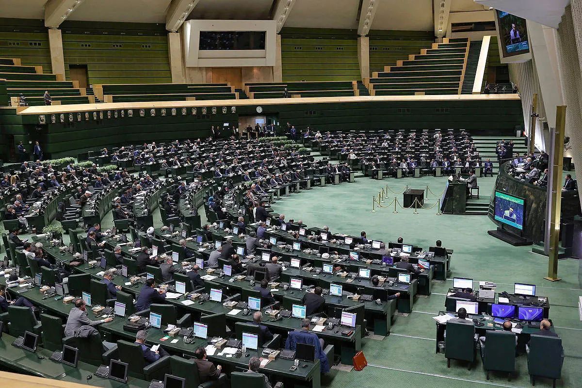 هشدار نمایندگان مجلس درباره تبعات افزایش قیمت بنزین