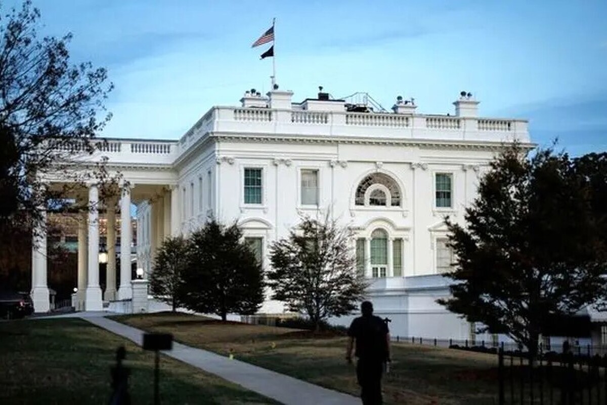 جولانی به دیدار ترامپ رفت | استقبال عجیب از درب پشتی کاخ سفید + عکس و فیلم (۱۹ آبان ۱۴۰۴)