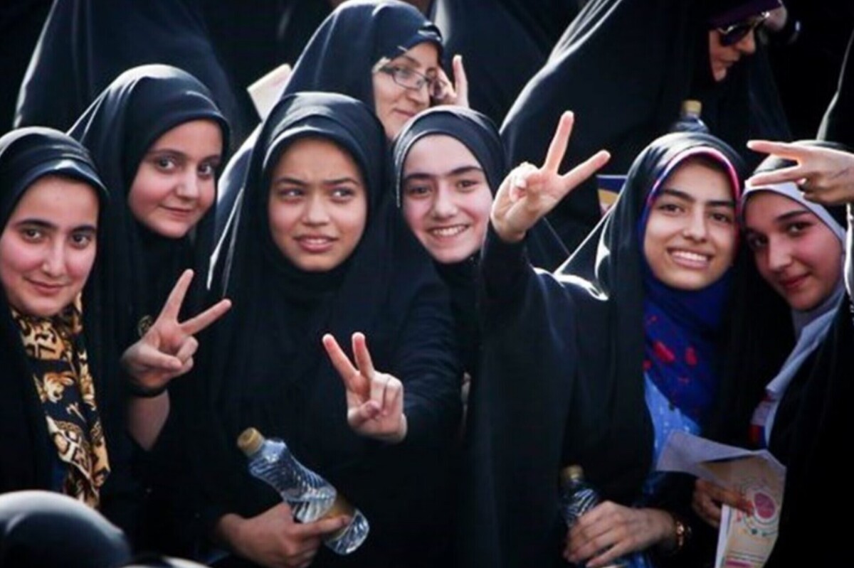 میان آزادی و مراقبت | راهبردهای مادران برای تربیت دختران نوجوان