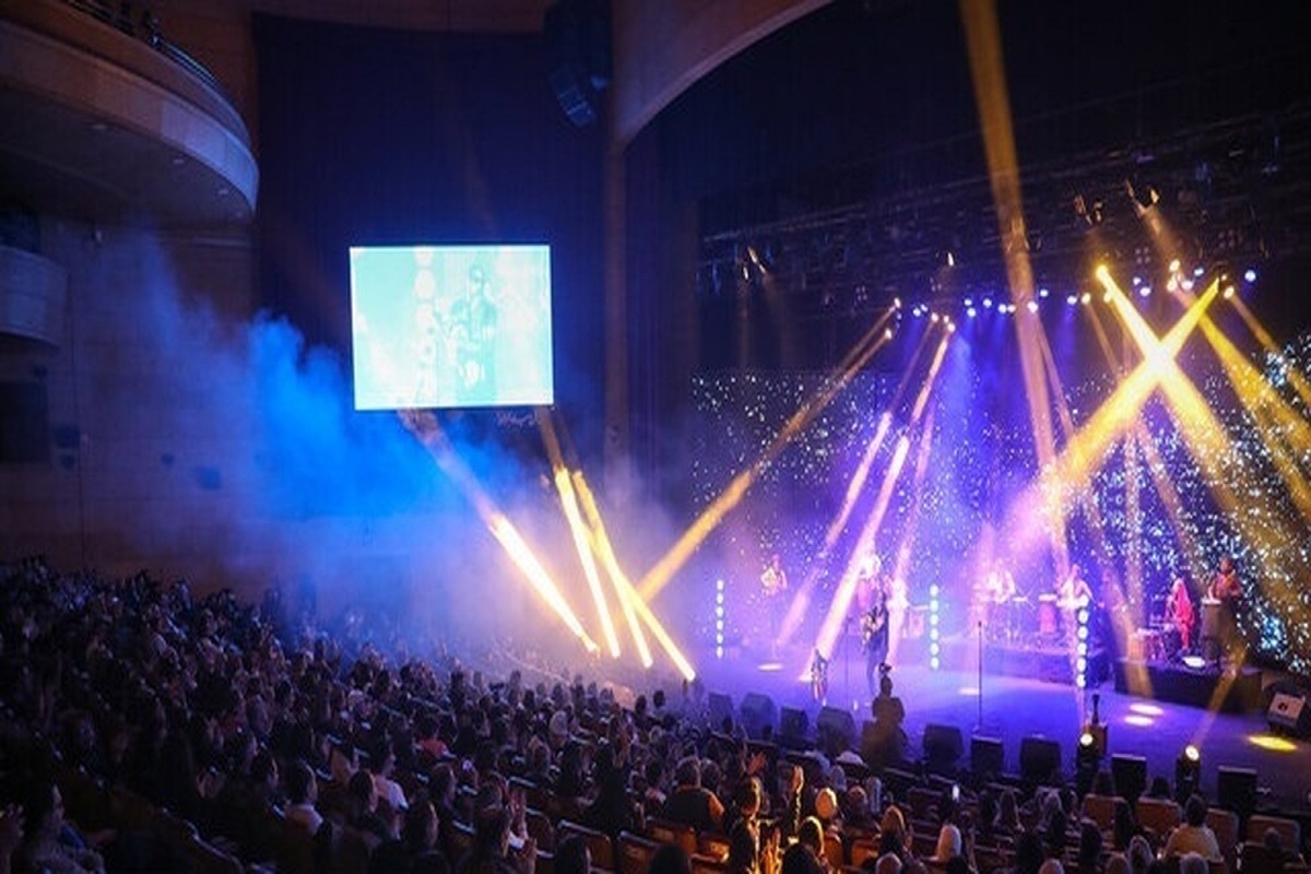 کنسرت‌های خوانندگان پاپ تا پایان آبان ماه ۱۴۰۴ + جزئیات