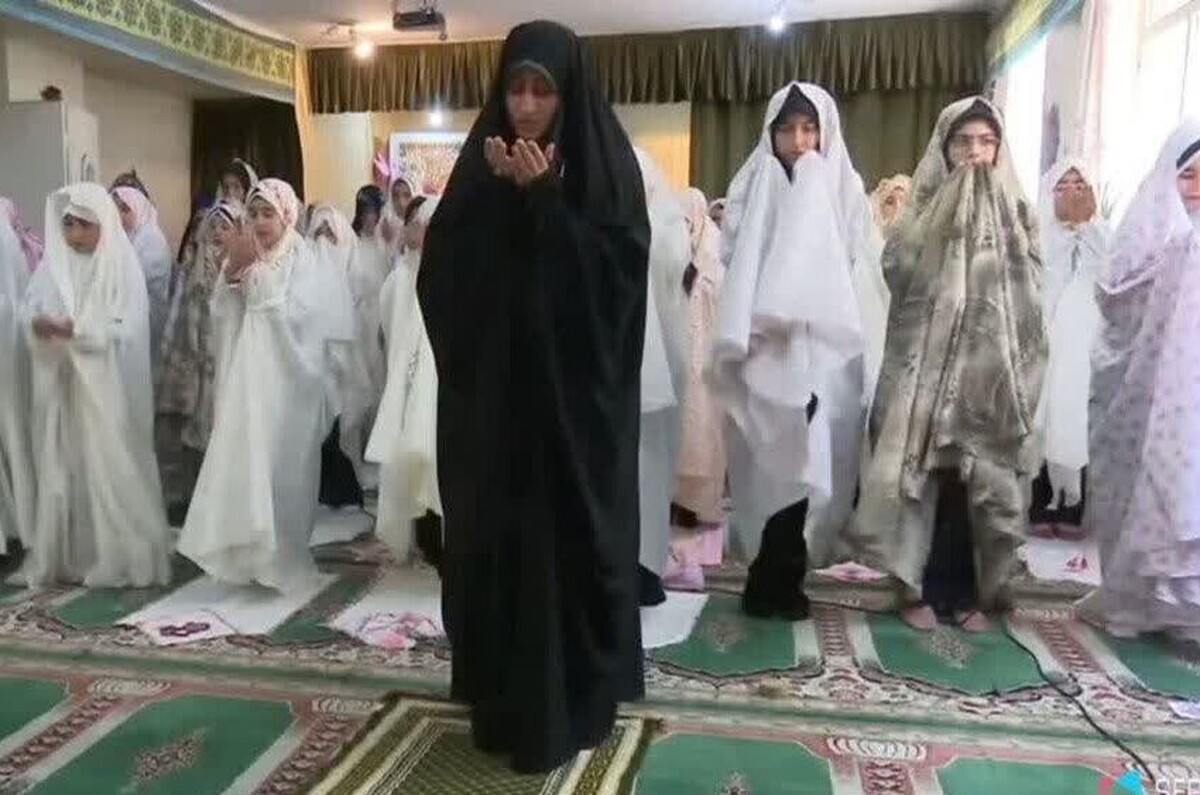 پدیده امامت زنان در نمازجماعت، نمادی از تحول در گفتمان زن مسلمان