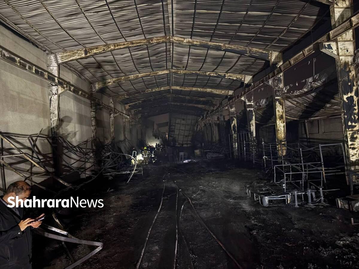 حریق گسترده در کارگاه تولیدی مبل با تلاش ده‌ها آتش‌نشان مشهدی مهار شد + فیلم