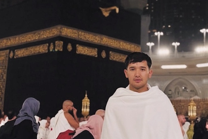 عکس‌هایی از بازیکنان تیم ملی فوتسال افغانستان در کعبه