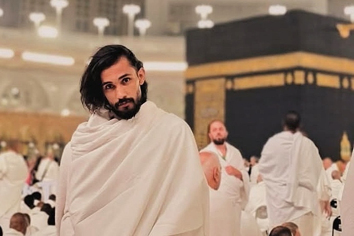 عکس‌هایی از بازیکنان تیم ملی فوتسال افغانستان در کعبه