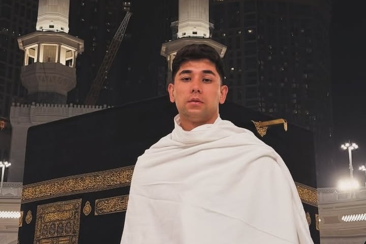 عکس‌هایی از بازیکنان تیم ملی فوتسال افغانستان در کعبه