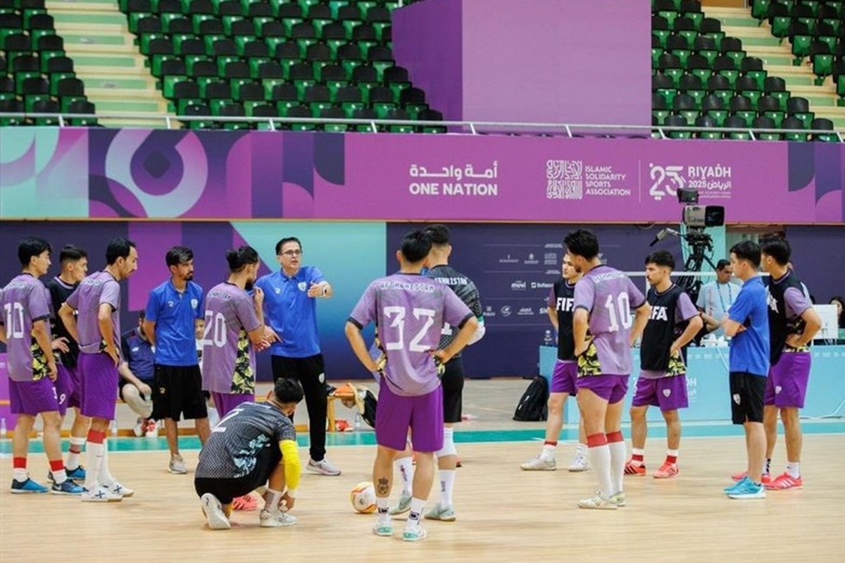 سرمربی تیم ملی فوتسال افغانستان: توانایی داریم تا با ایران در فینال آسیا بازی کنیم | نباید با تحقیر به مردم هیچ کشوری نگاه کنیم