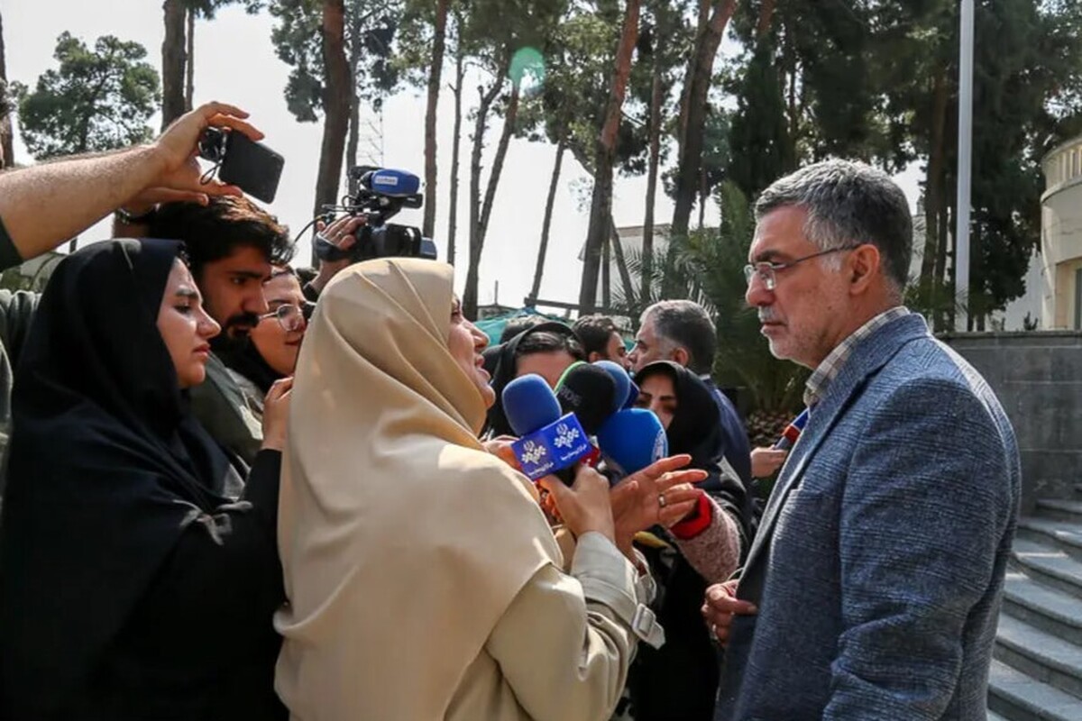 وزیر بهداشت: دولت برنامه‌ای برای تغییر ارز ترجیحی دارو ندارد