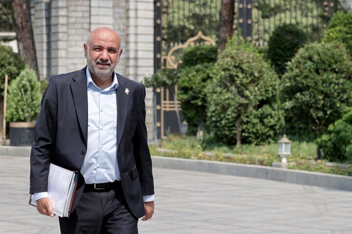 وزیر کار: تأمین مالی بدهی داروخانه‌ها با عرضه اوراق در بورس آغاز می‌شود