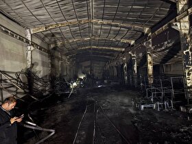 حریق گسترده در کارگاه تولیدی مبل با تلاش ده‌ها آتش‌نشان مشهدی مهار شد + فیلم