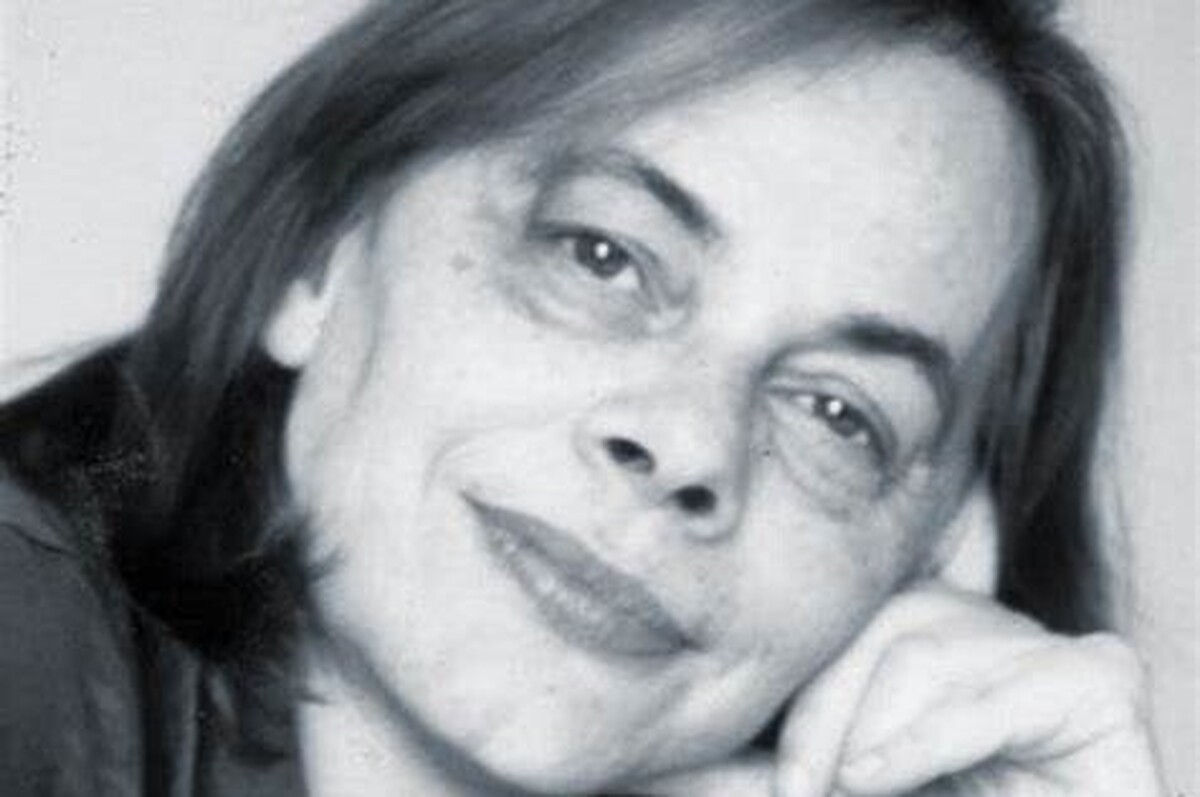 نگاهی متفاوت و مستقل به جهان ادبیات | «کریستینا پری روسی»، نویسنده‌ای که با روحش می‌نوشت