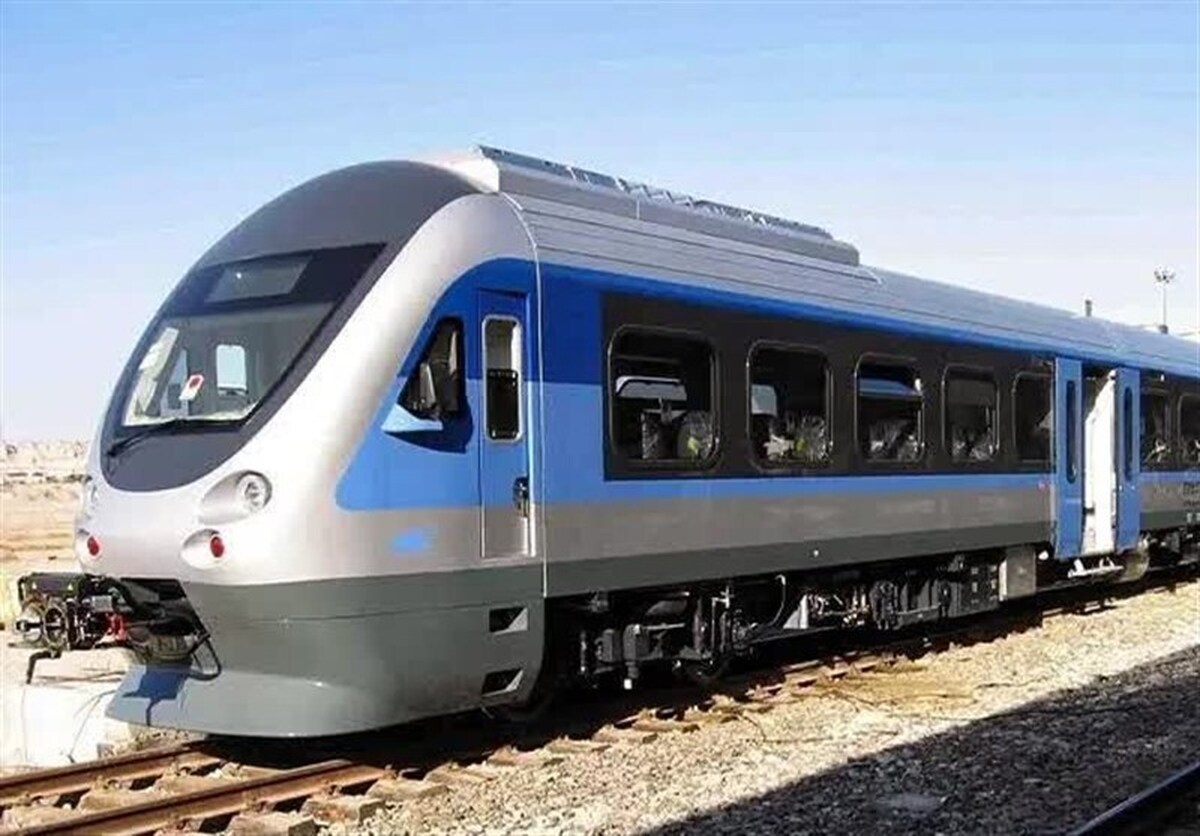 ماجرای توقف ۱۰ ساعته قطار جوپار تهران-بندرعباس و مسافرانی که در واگن‌ها حبس شده‌اند