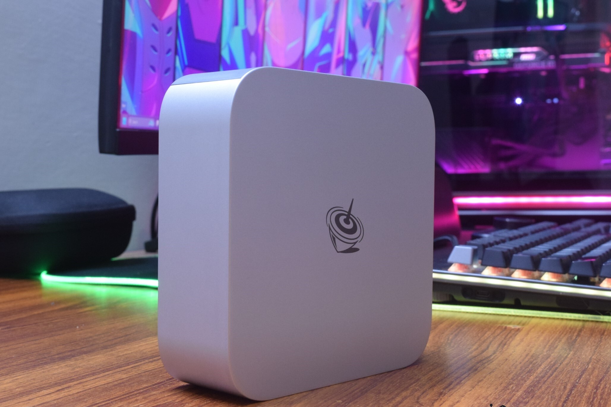 مینیکامپیوتر قدرتمند Beelink SER۹ Max با طراحی شبیه مک مینی و پردازنده Ryzen ۷ معرفی شد مینیکامپیوتر قدرتمند