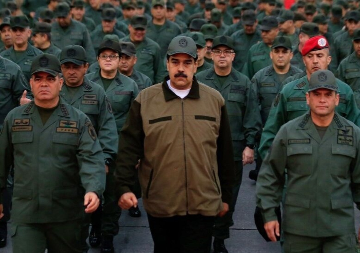 مادورو: آمریکا قصد بمباران ونزوئلا را دارد
